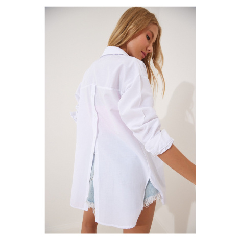 Happiness İstanbul Women's White Oversized Poplin Shirt with Buttons at the Back