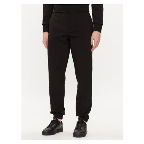 Calvin Klein Teplákové nohavice Color Embossed Logo K10K112688 Čierna Regular Fit