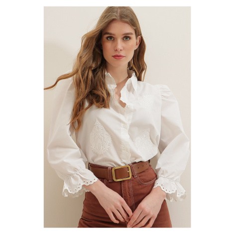 Trend Alaçatı Stili Women's White Princess Shirt , Woven with Guipure and Embroidery