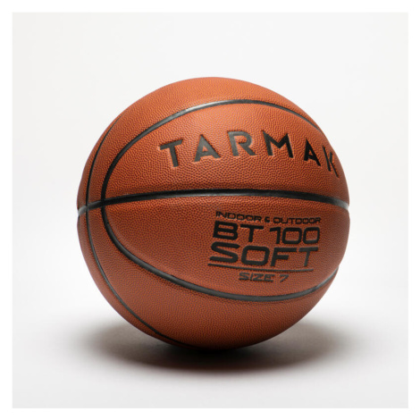 Hnedé basketbalové vybavenie