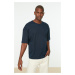Trendyol Navy Blue pánsky uvoľnený/pohodlný strih tričko zo 100% bavlny s textovou potlačou