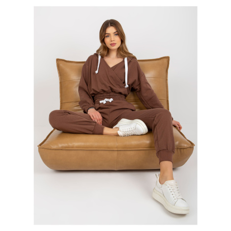Basic brown tracksuit with clutch sweatshirt