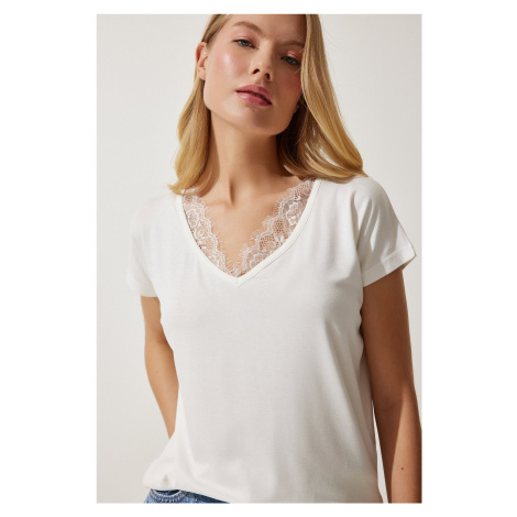 Happiness İstanbul Women's Ecru Lace Detailed Viscose Blouse