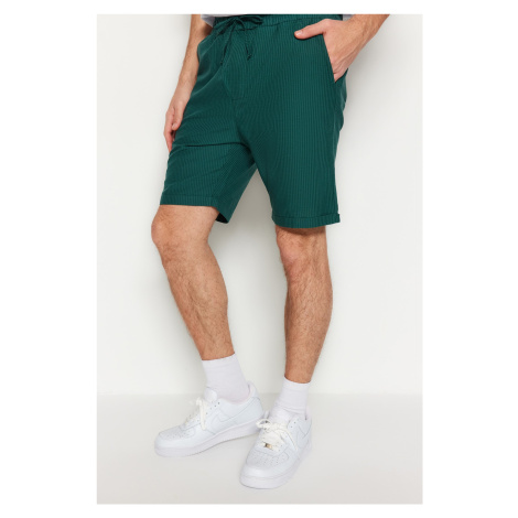 Trendyol Green Regular Fit Seekers Wrinkled Look Shorts