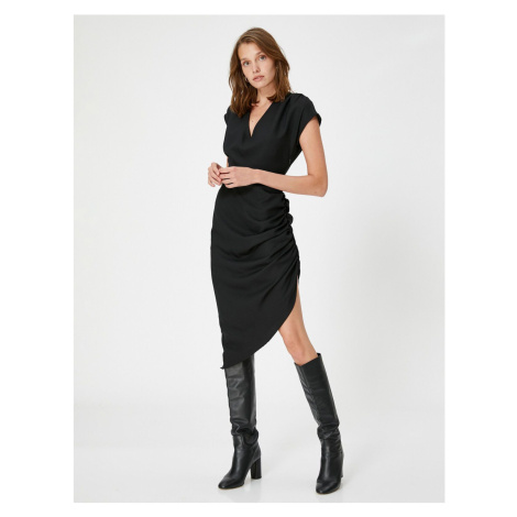 Koton asymetrické šaty s výstrihom do V zahalený krátky rukáv