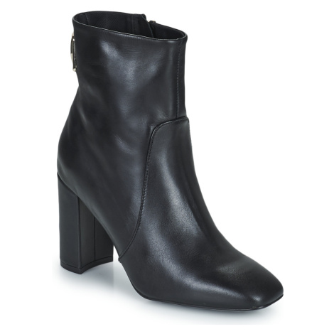 Tommy Hilfiger  Th Hardware High Heel Bootie  Čižmičky Čierna