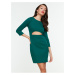 Zelené puzdrové šaty s prestrihom Trendyol