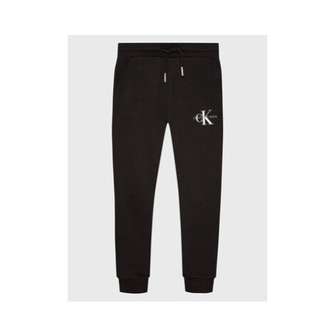 Chlapčenské športové nohavice Calvin Klein