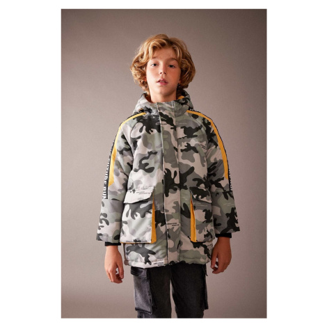 DEFACTO Boy's Water Repellent Camouflage Patterned Hooded Jacket Coat