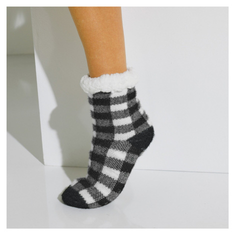 Papučové ponožky s kožušinovou imitáciou a kockovaným dizajnom Blancheporte