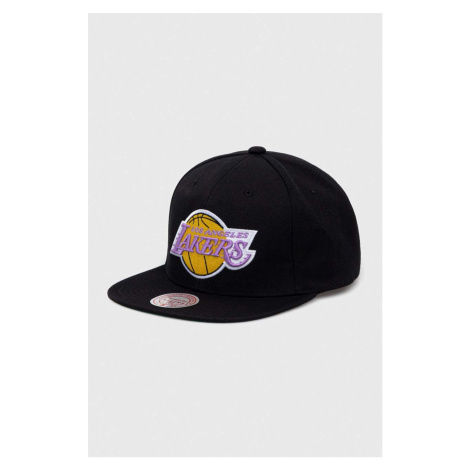 Šiltovka Mitchell&Ness Los Angeles Lakers čierna farba, s nášivkou