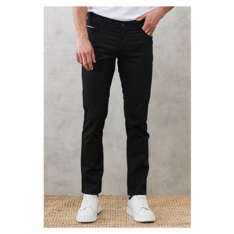 AC&Co / Altınyıldız Classics Men's Black Slim Fit Slim Fit 5 Pockets Flexible Chino Trousers.