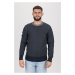 Sveter - TOMMY HILFIGER TWO COLOR STRUCTURED SWEATER tmavomodro-sivý