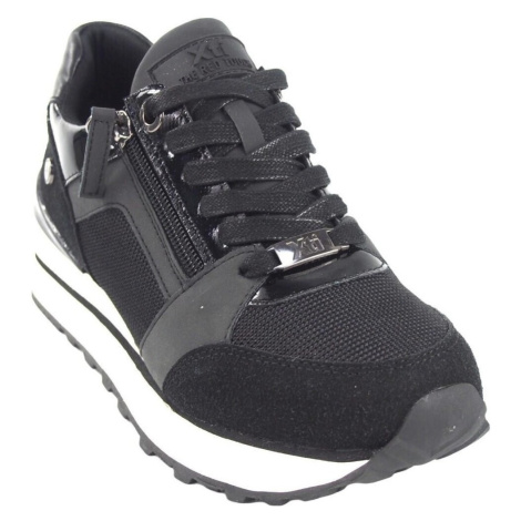 Xti  Dámske topánky  140017 čierne  Univerzálna športová obuv Čierna
