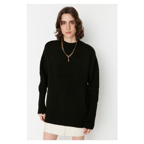 Trendyol Black Wide Fit mäkký textúrovaný základný pletený sveter
