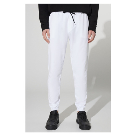 AC&Co / Altınyıldız Classics Men's White Standard Fit Normal Cut, Pocket Comfort Cotton Sweatpan