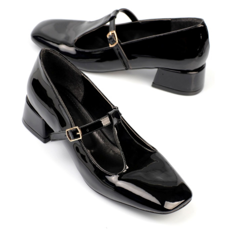 Capone Outfitters Women's Flat Toe T-Strap Low Heel Mary Jane Shoes