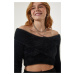 Happiness İstanbul Women's Black Cross Neck Bearded Crop Knitwear Sweater