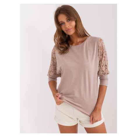 Havana RUE PARIS beige blouse with lace on the sleeves