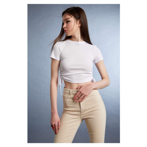 DEFACTO Krátky rukáv Viazaný pás Crop Top