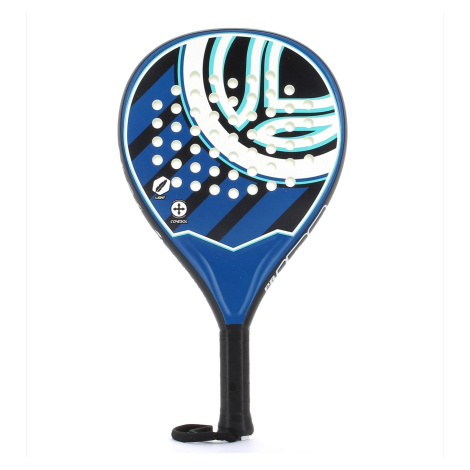 čierne vybavenie na tenis