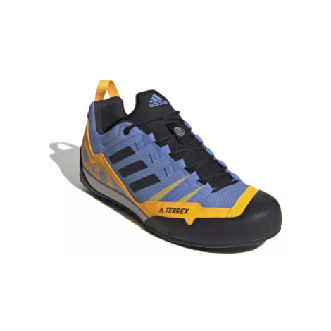 Pánska nízka turistická obuv ADIDAS Terrex Swift Solo Approach blue fusion core black solar gold