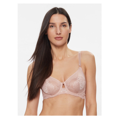 Vystužené a polovystužené podprsenky Triumph