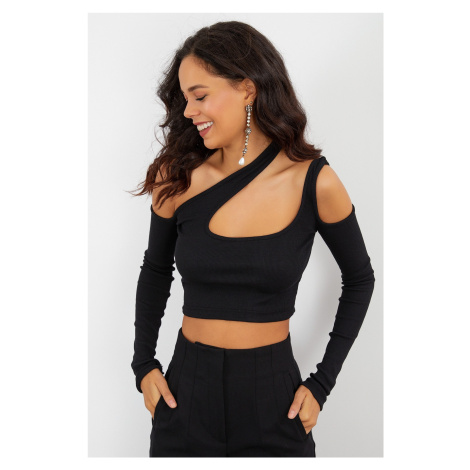 Cool & Sexy Women's Black Off Shoulders Camisole Crop Blouse B1701