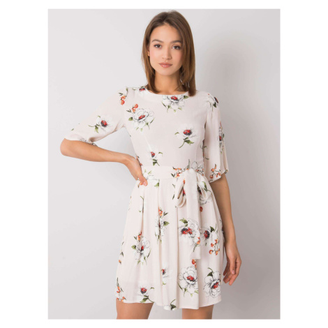 Svetlobéžové šaty s kvetinovou potlačou