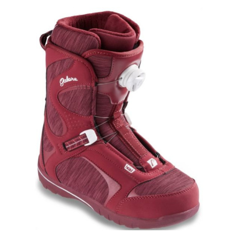 červená výbavy na snowboard