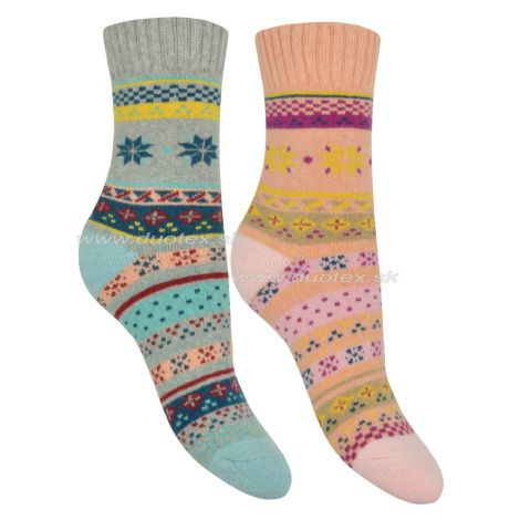 Dámske ponožky a pančuchový tovar CNB