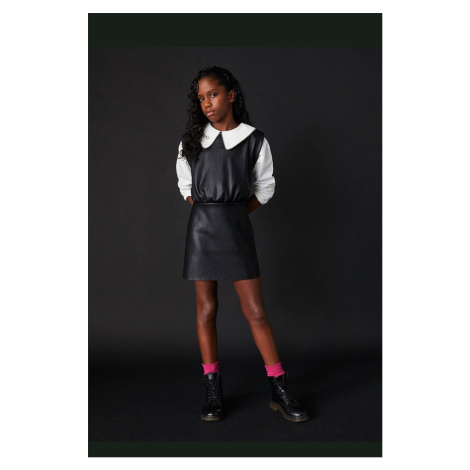 Dievčenské šaty Sisley čierna farba, mini, rovný strih
