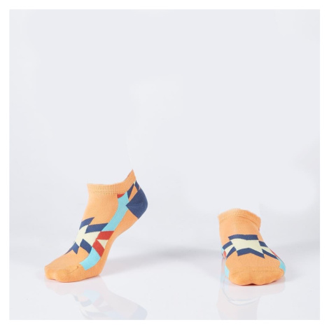 Orange short socks for men with Aztec patterns FASARDI