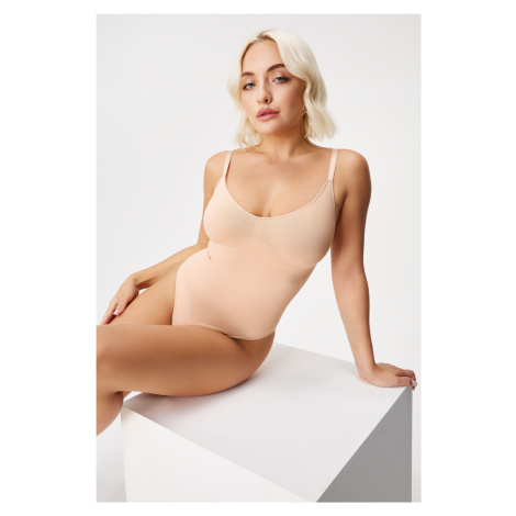 Sťahovacie body Ruby Hunkemoller