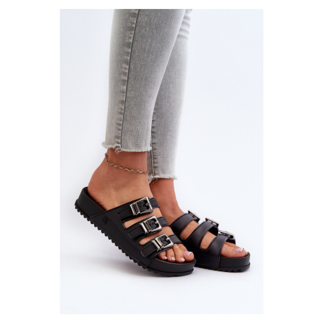 Dámske šľapky a žabky Zaxy