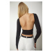 Happiness İstanbul Women's Black Open Back Knitted Crop Top