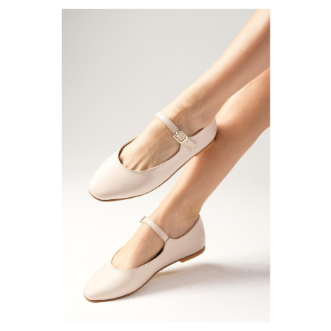 Mio Gusto Gillian Women's Beige Flat Toe Flat Shoes.