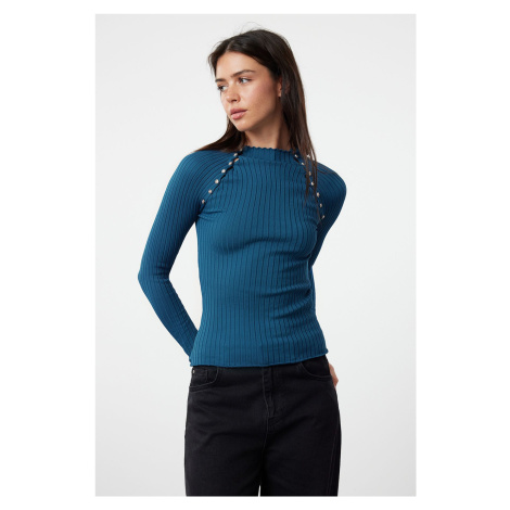 Trendyol Petrol Window/Cut Out Accessory Detailed Knitwear Sweater