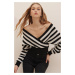 Trend Alaçatı Stili Women's Black Front Back And Double Breasted Crop Striped Knitwear Sweater