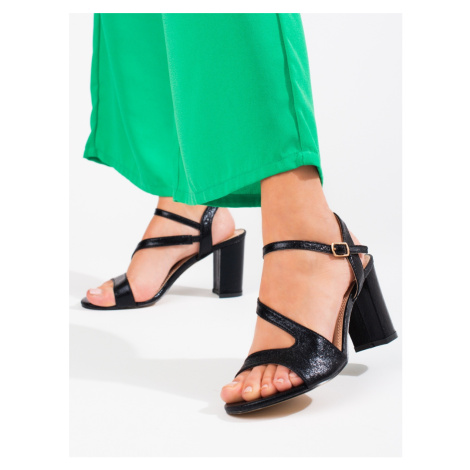 Dizajnové dámske čierne sandále na širokom podpätku
