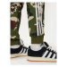 Adidas Teplákové nohavice Camo SSTR IS0254 Zelená Regular Fit