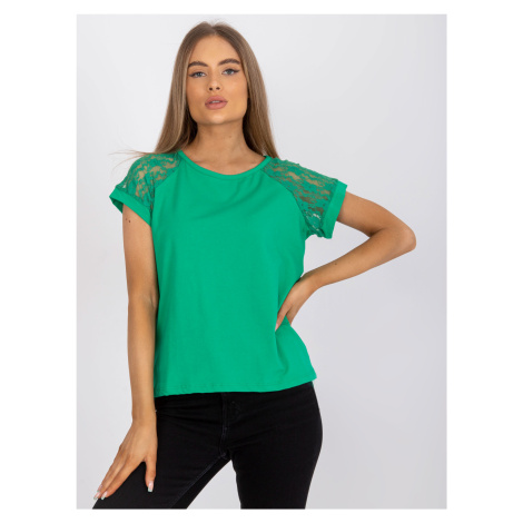 Zelené dámske tričko s čipkovými rukávmi RV-BZ-7841.29-green Rue Paris