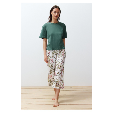 Trendyol Green Floral Capri Knitted Pajamas Set