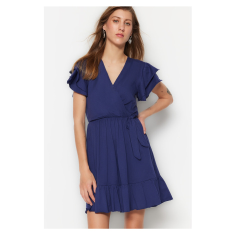 Trendyol Navy Blue 100% bavlnená volánik detailné dvojradové mini pletené šaty s volánovým detai