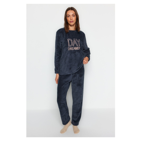 Trendyol Navy Blue Slogan Embroidered Wellsoft Winter Knitted Pajamas Set