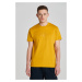 TRIČKO GANT REG TONAL SHIELD SS T-SHIRT DARK MUSTARD YELLOW