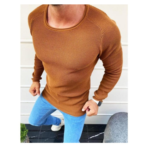 Pánsky módny sveter s okrúhlym výstrihom v hnedej farbe DStreet