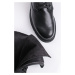 Čierne stredne vysoké šnurovacie topánky 2-25205