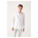 Avva Men's White Buttoned Collar Textured Cotton Slim Fit Slim Fit Shirt