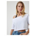 Happiness İstanbul Women's White Boat Neck Basic Crop Knitted T-Shirt